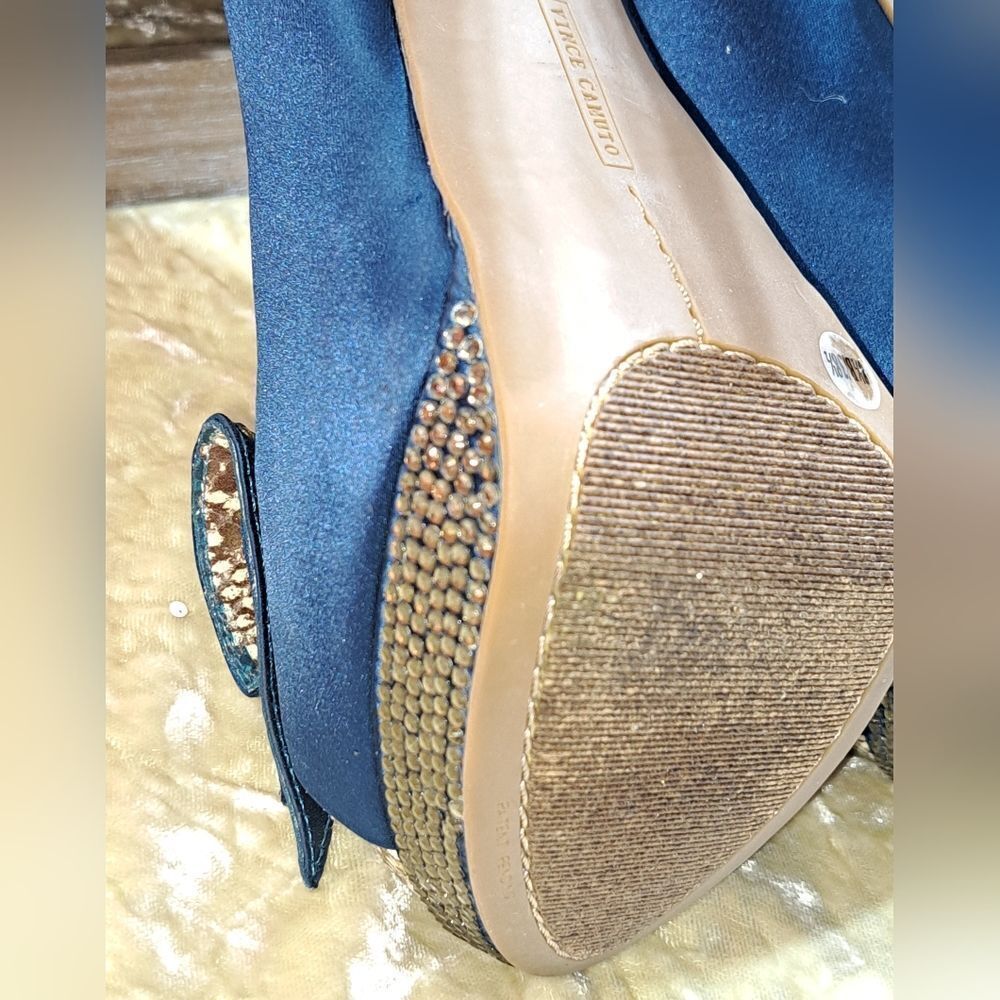 NWOB Vince Camuto Women's Grady Pump High Heel Ocean Blue & Gold Goddess - Picture 8 of 12